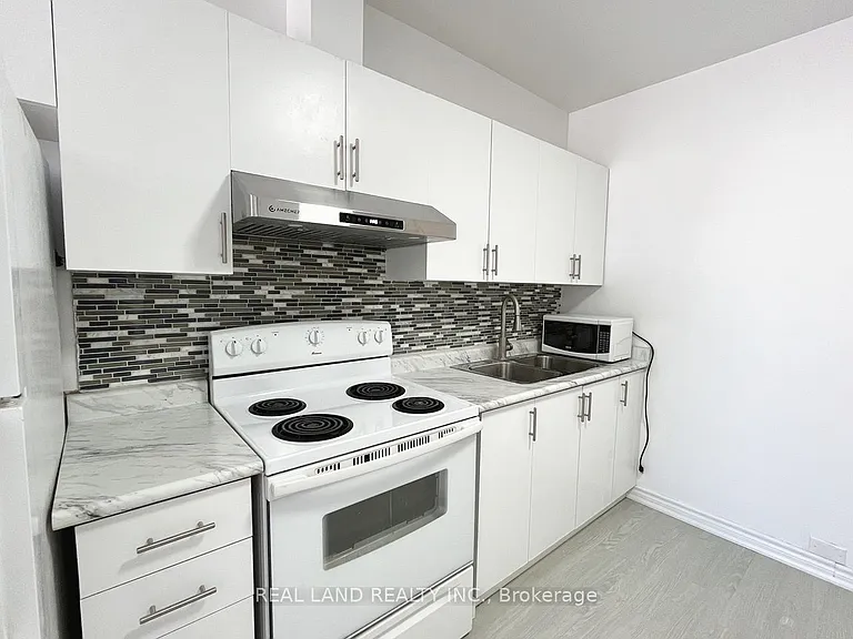 31 King St E #1 — Photo 6