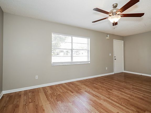4th image of 190 Estancia St