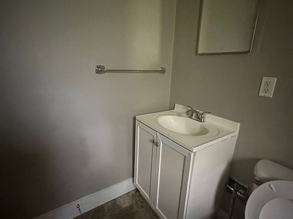 4th image of 3301 Navajo Dr APT 5