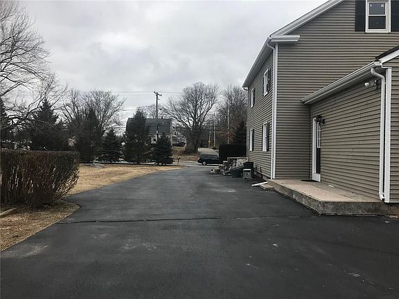 4th image of 135 Simmonsville Ave