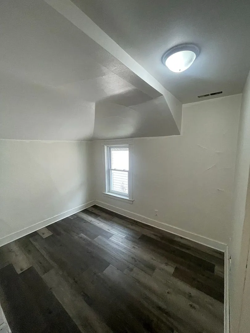 1201 Hagerer St. (4 Unit) — Photo 4