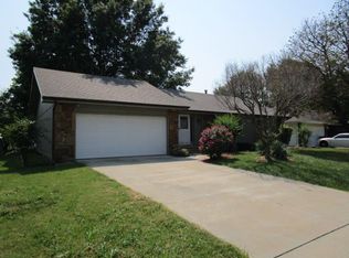 2784 W Maplewood St, Springfield, MO 65807