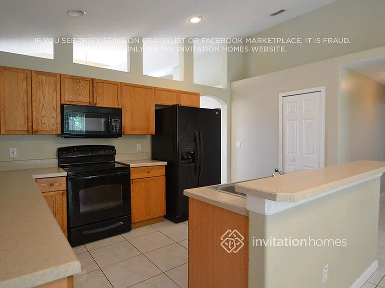 2330 Lily Pad Ln — Photo 4