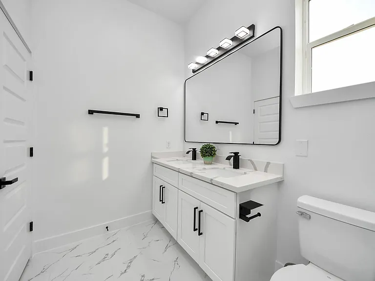 8533 Amadwe St #B — Photo 28