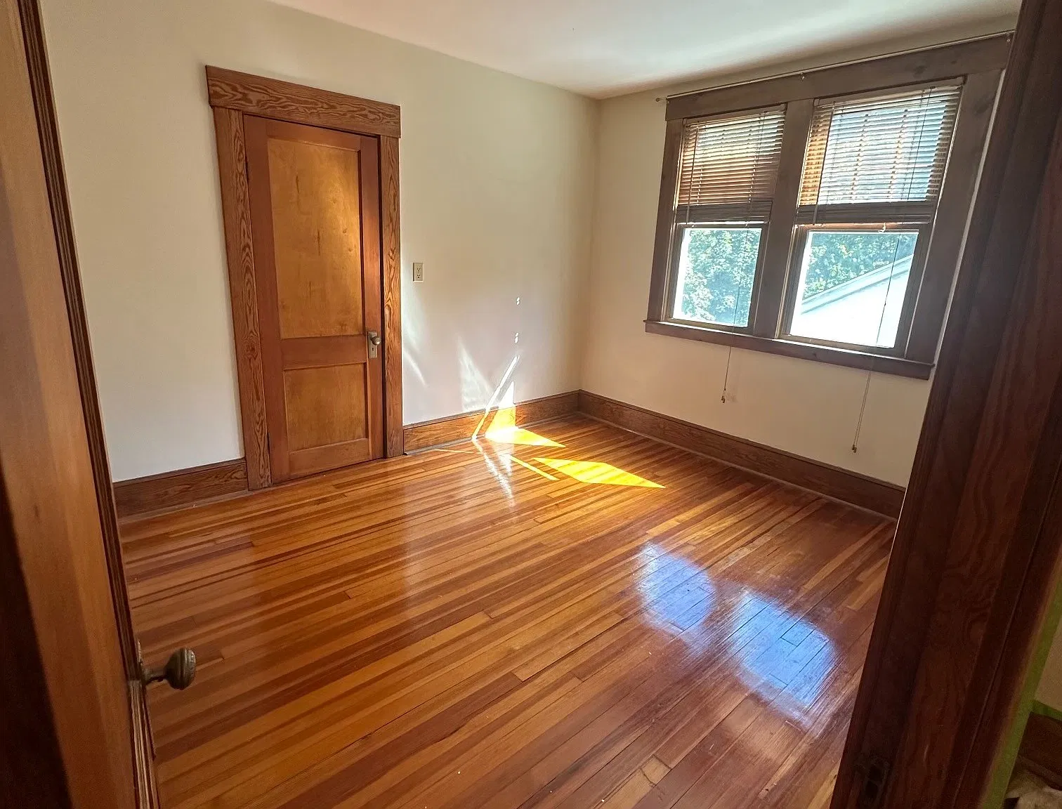 1 bed, 700 sqft, $1,300 — Photo 2