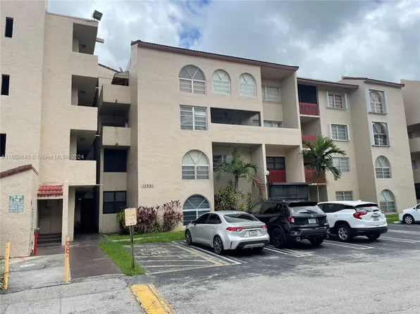 10661 SW 108th Ave APT 3F, Miami, FL 33176
