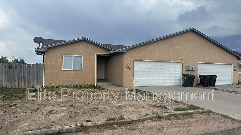 195 S Stardust Ct