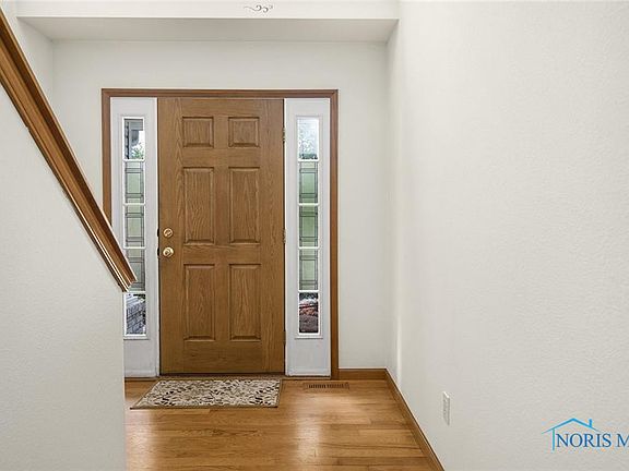 3rd image of 691 Sandstone Dr