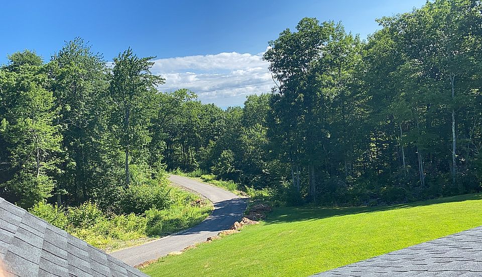 2nd image of 140 Paxton Rd