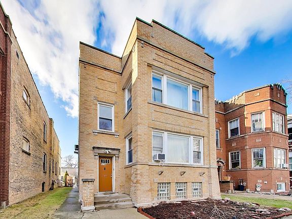 3rd image of 3738 N Richmond St