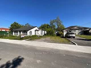 2nd image of 18 Phelps St