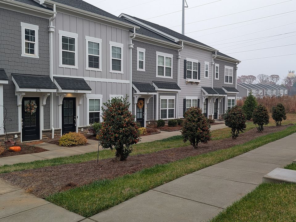 Private courtyard at front of house. No cars will ever be parked in front of your house.