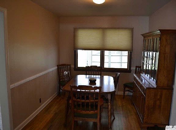 5th image of 64 Dosoris Ln