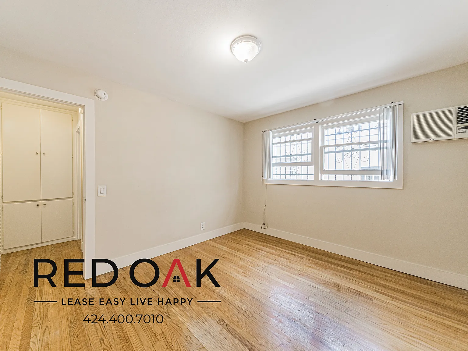 Spacious One Bedroom with Lots of Natural Light and Garage Parking ~ In Pico-Robertson! — Photo 3