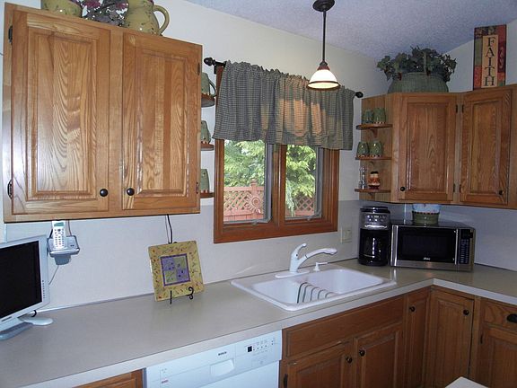 5th image of 25 Forest Hills Dr