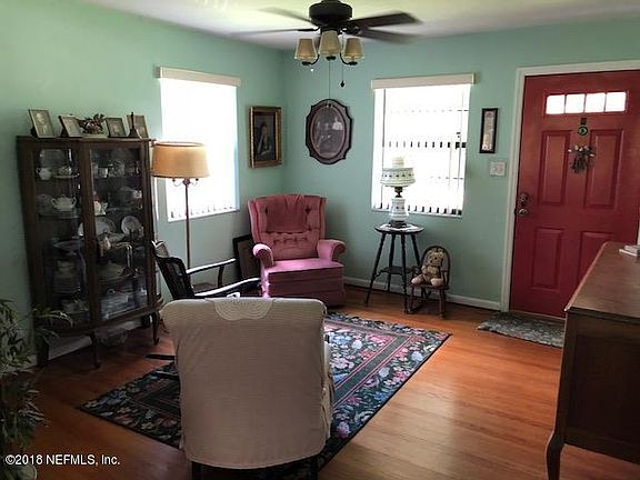 2nd image of 1324 Blanding St