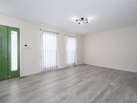 3rd image of 2221 Clayville Ct