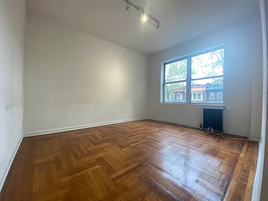 Rented by Lang Realty LLC | media 2