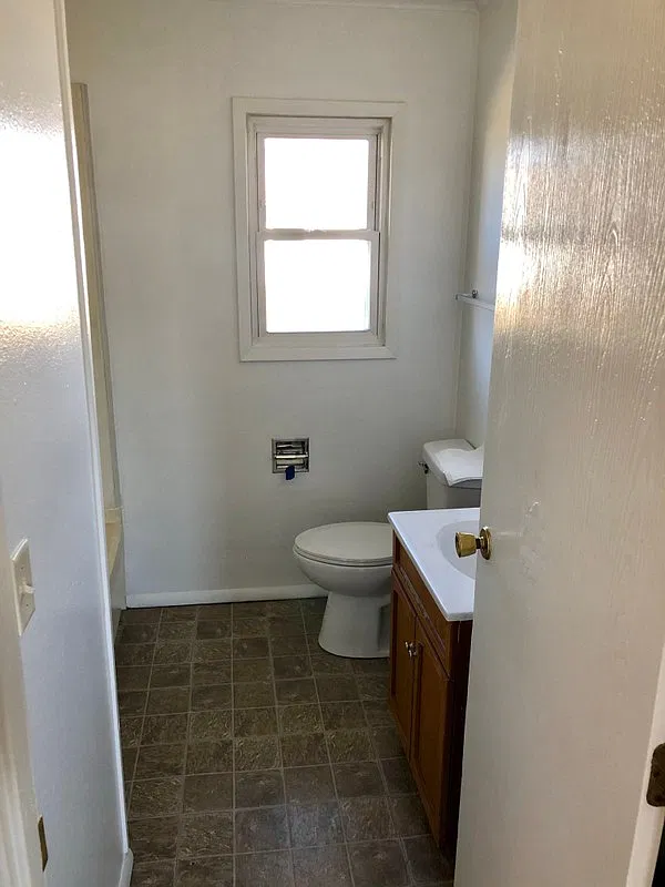 2 bed, 1.0 bath, 720 sqft, $875 — Photo 1