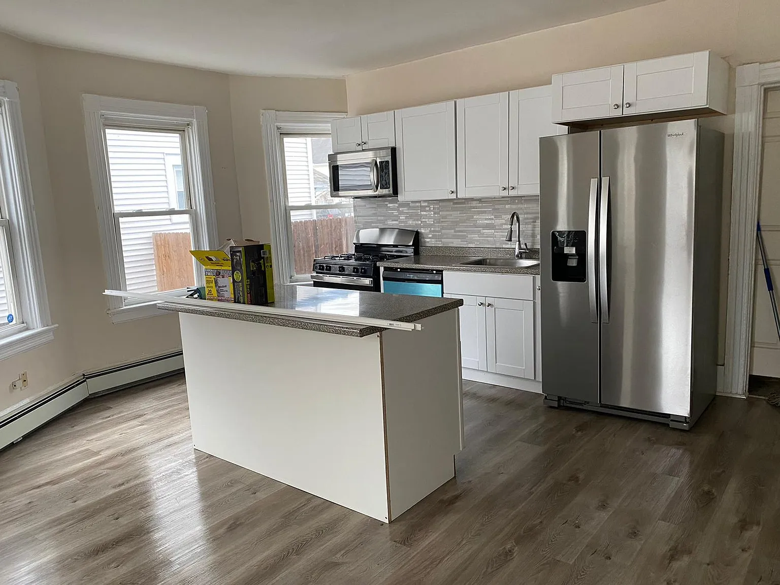 3 bed, 1200 sqft, $2,150 — Photo 1