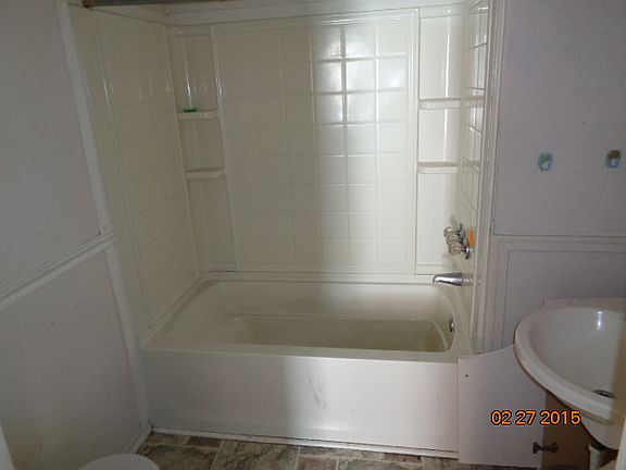 5th image of 214 N Lexington Ave