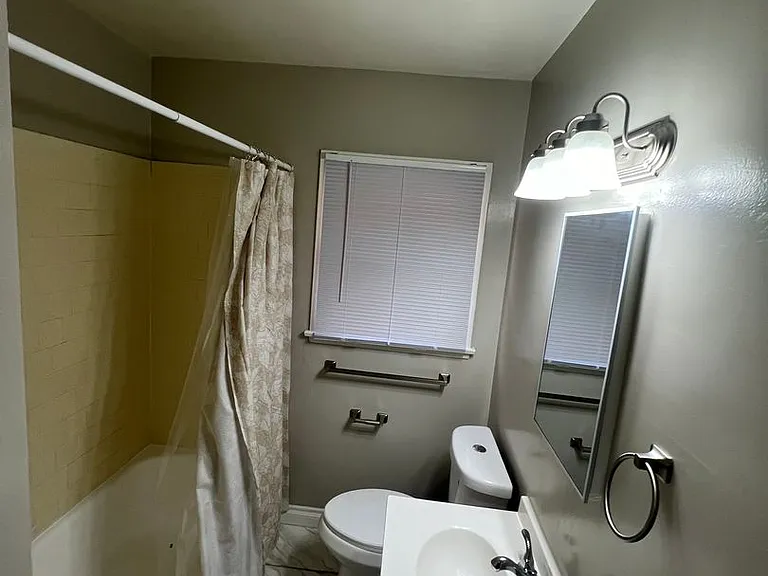 4144-4152 Somerset Dr — Photo 7