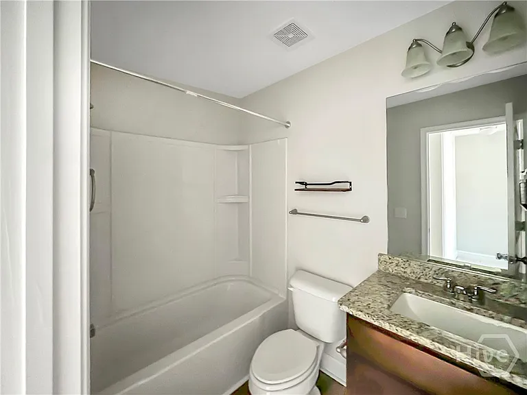 100 Regis Way — Photo 17