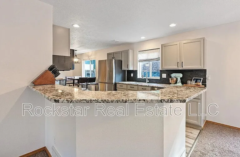 607 W Persimmon Ln — Photo 30