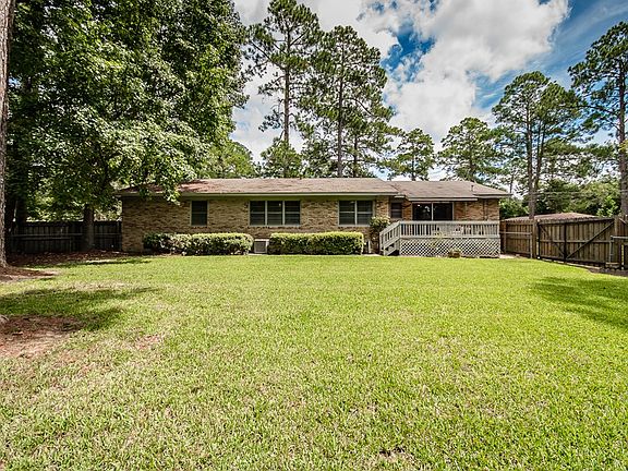 4th image of 2114 Dogwood Dr
