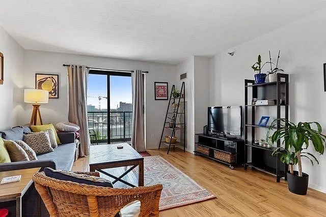 401 S 1st St #611 — Photo 5