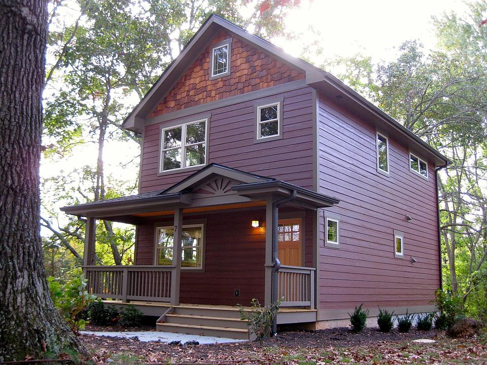 Very attractive craftsman style home