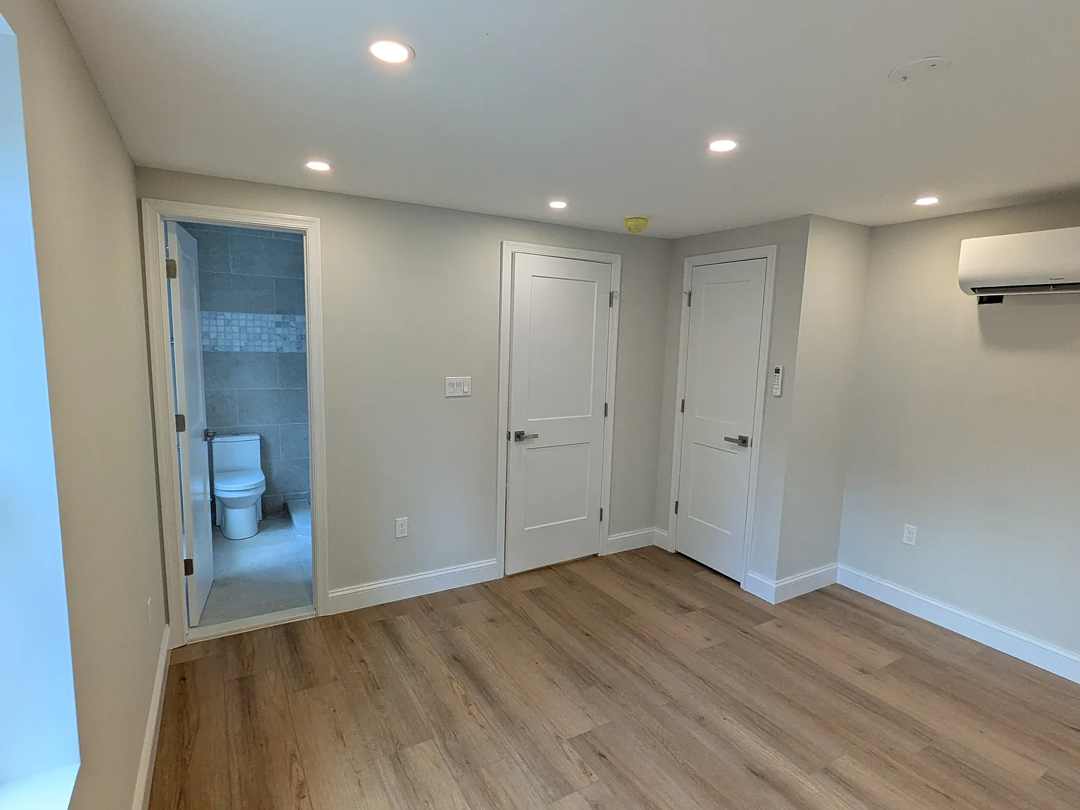 3 bed, 2100 sqft, $875 — Photo 3