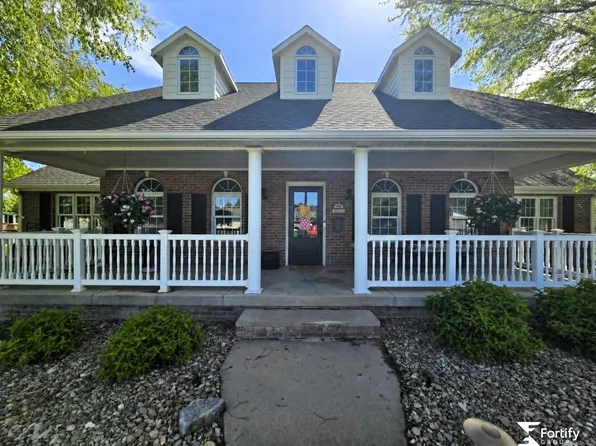 435 N 17th St, Geneva, NE 68361