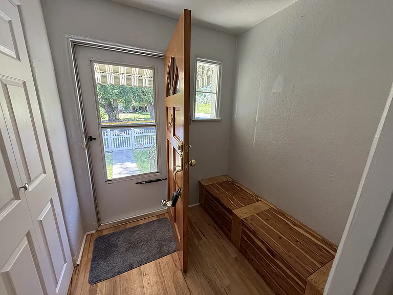 2423 Pine St #1 — Photo 6