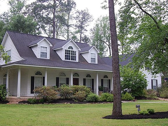 3rd image of 10242 Clubhouse Cir