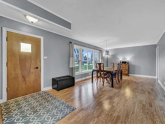 4th image of 515 W Kenilworth Ave