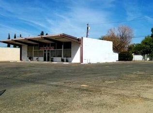 100 Bernard St, Bakersfield, CA 93305