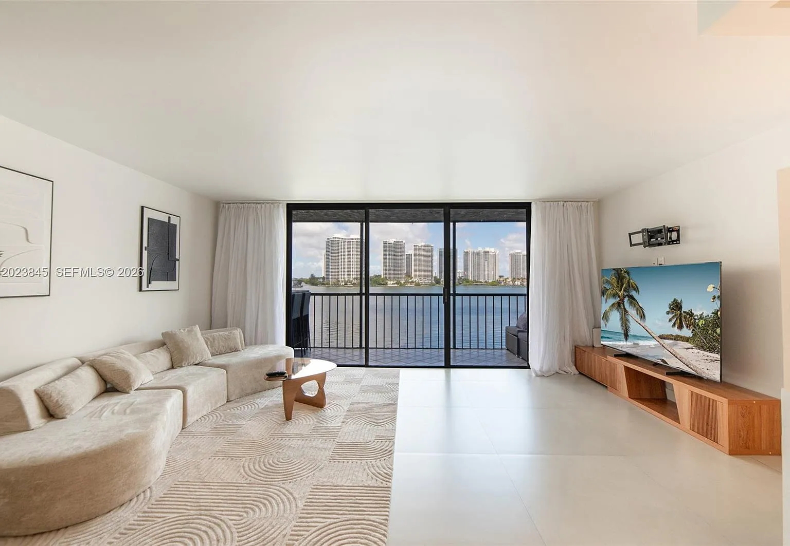 Fairview House Condo — Photo 1