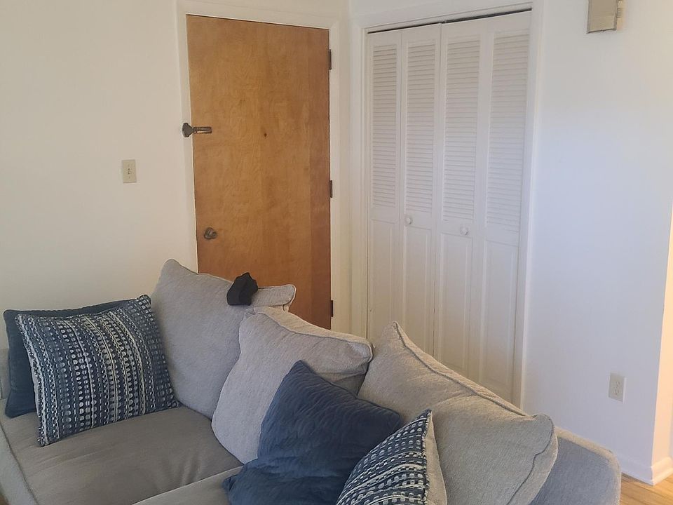 2nd image of 1335 Anderson Ave #1