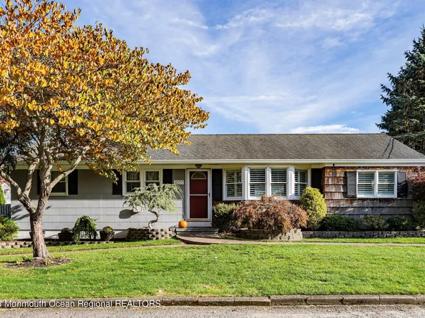 437 Leeward Avenue, Beachwood, NJ 08722