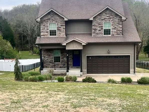 306 Twin Cove Dr, Lebanon, TN 37087