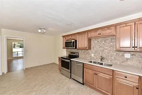 1396 E Rock Springs Cir NE — Photo 7