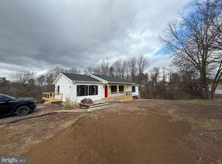 14 Anderson Ct, Berkeley Springs, WV 25411