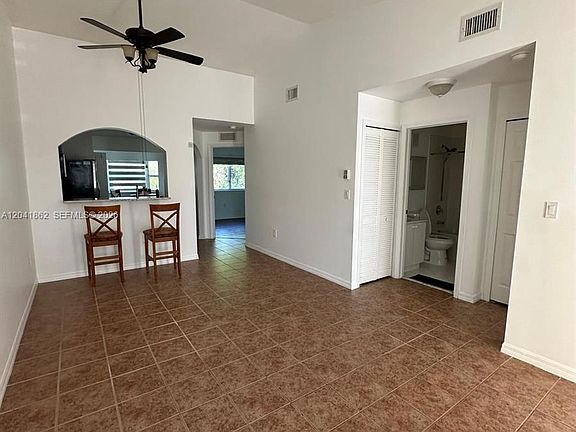 2nd image of 2920 SE 12th Rd Unit 203-30
