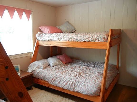 Bunk room for six