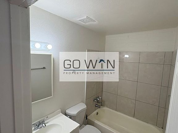 4th image of 9837 N 11th Ave APT 2