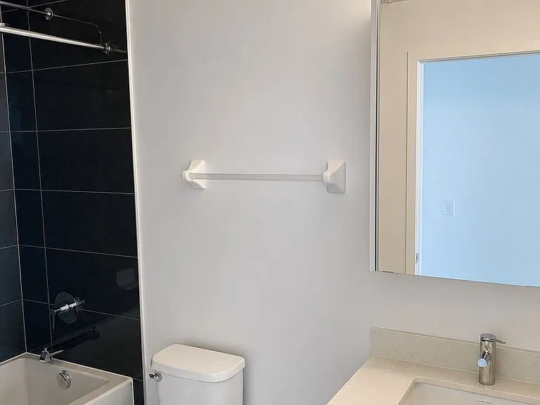 85 Oneida Cres #1704 — Photo 7