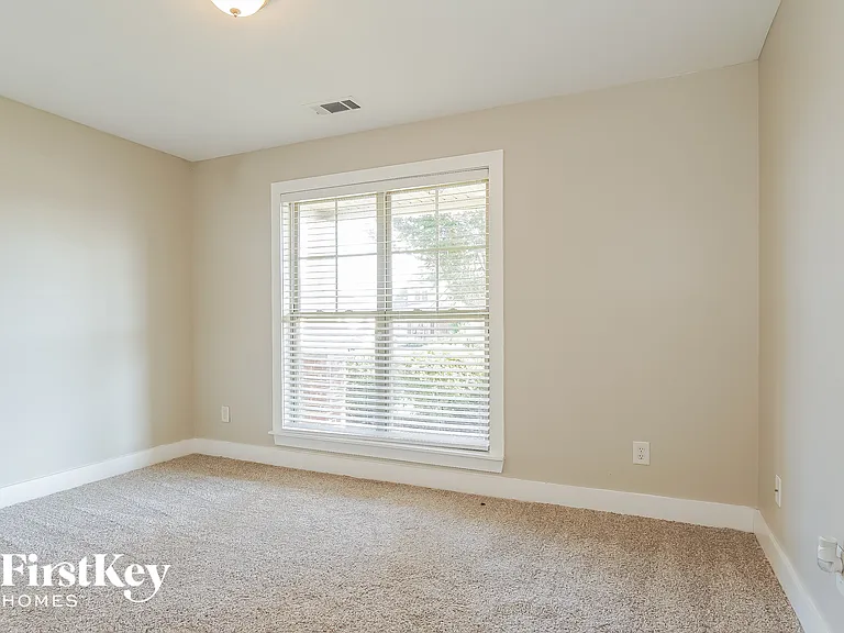236 Stonecreek Pl — Photo 11