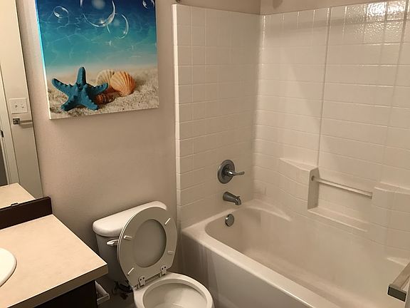 3rd image of 10376 156th Pl NE APT 102