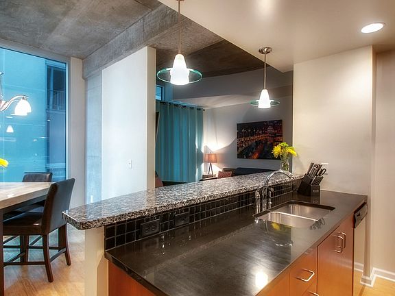 Nice layout for entertaining